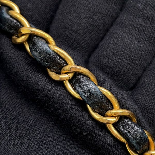 シャネル チェーンショルダーバッグ マトラッセ シングルチェーン キャビアスキン A07868 CHANEL バッグ 黒