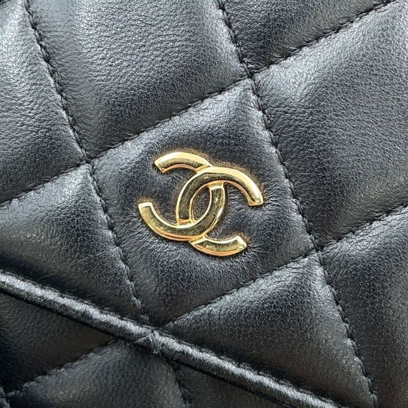 シャネル チェーンウォレット クラシック マトラッセ ココマーク ラムスキン AP0250 CHANEL 財布 黒