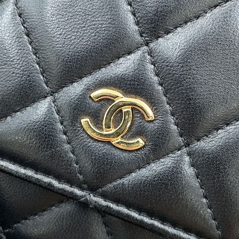 シャネル チェーンウォレット クラシック マトラッセ ココマーク ラムスキン AP0250 CHANEL 財布 黒