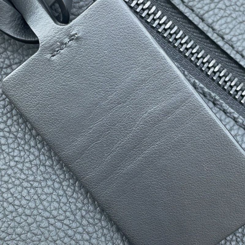 ルイヴィトン クラッチバッグ グレインレザー テイクオフ・ポーチ M69837 LOUIS VUITTON ブラック 黒 メンズ