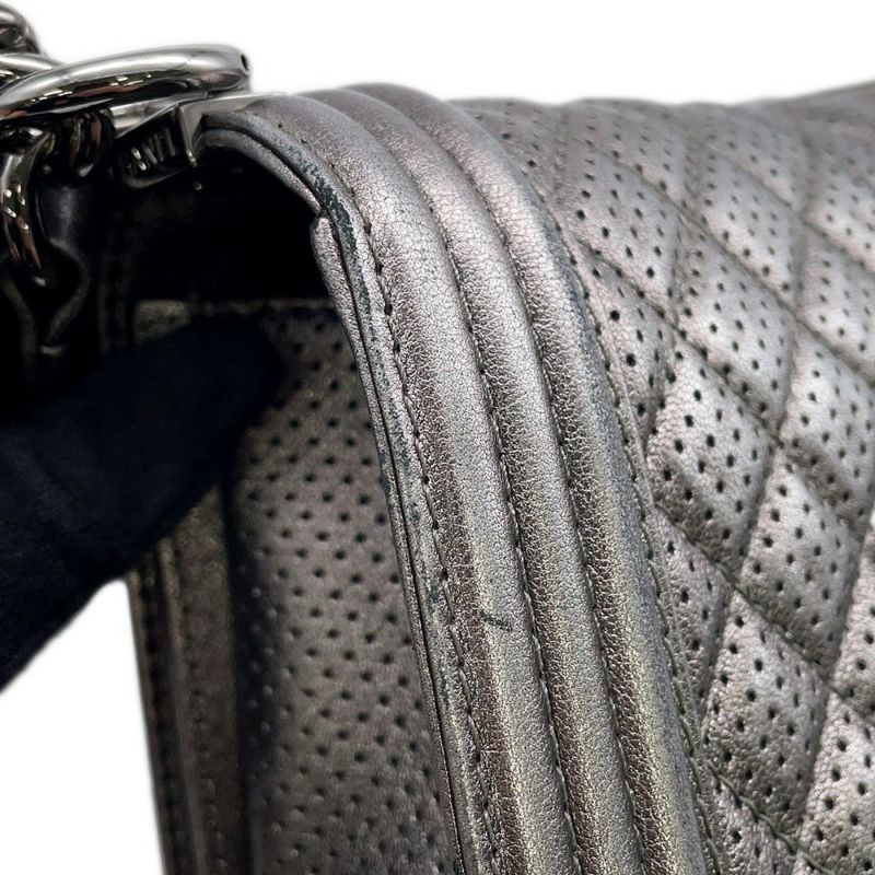 シャネル チェーンショルダーバッグ ボーイシャネル ラムスキン A67086  CHANEL バッグ シルバー