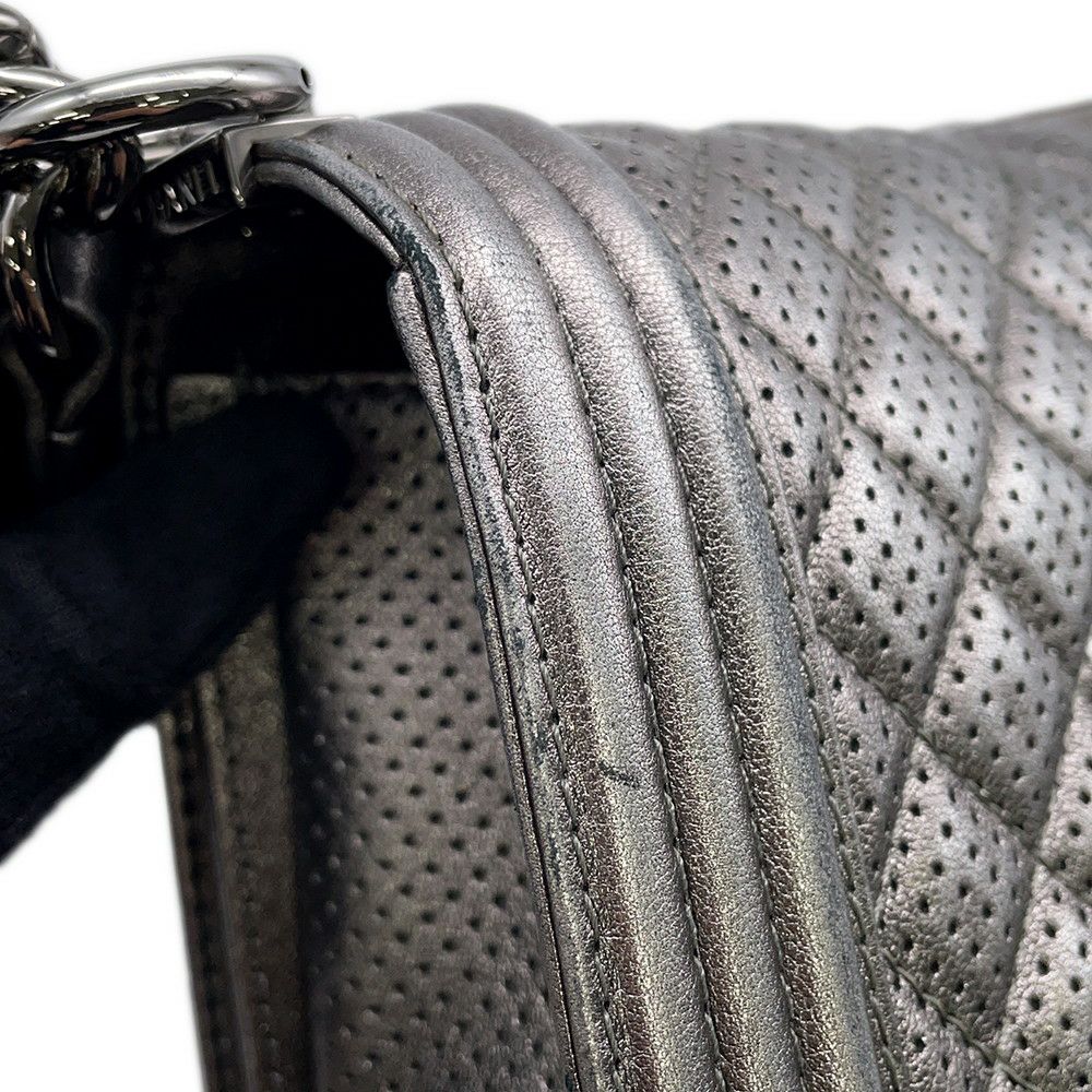 シャネル チェーンショルダーバッグ ボーイシャネル ラムスキン A67086  CHANEL バッグ シルバー