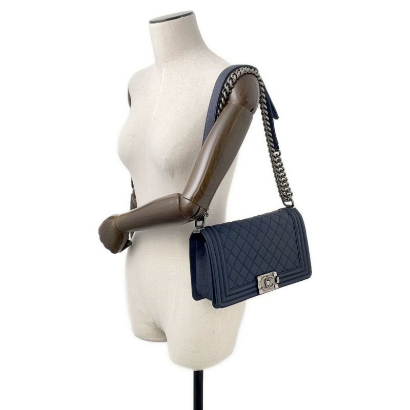 シャネル チェーンショルダーバッグ ボーイシャネル キャビアスキン A67086 CHANEL バッグ