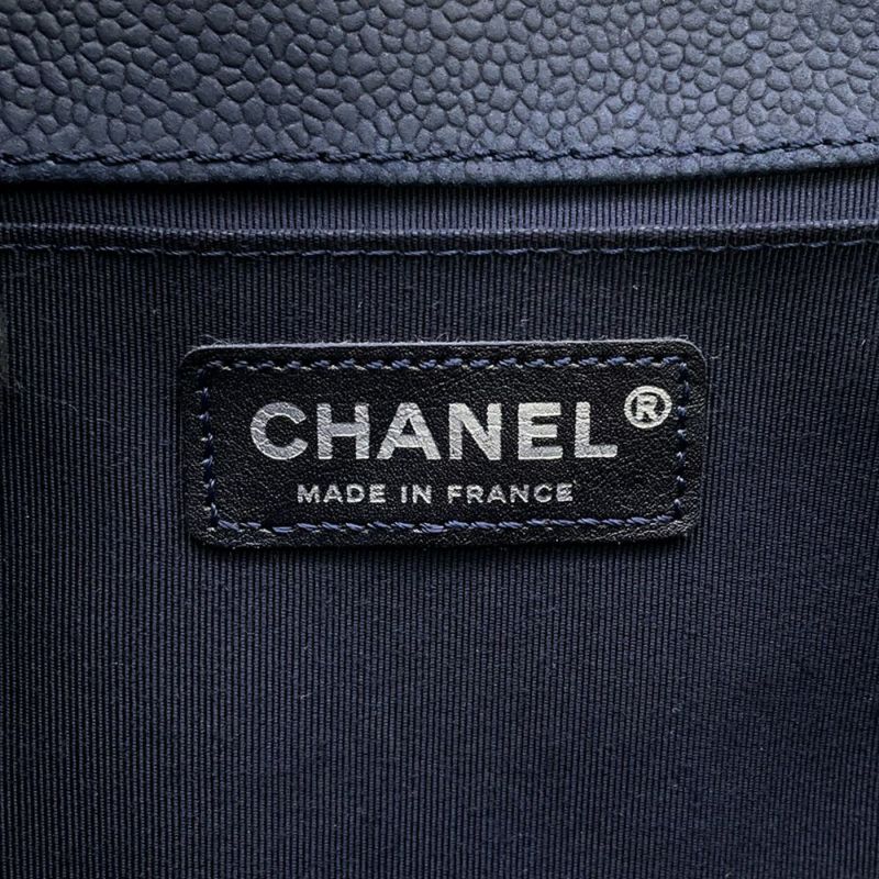 シャネル チェーンショルダーバッグ ボーイシャネル キャビアスキン A67086 CHANEL バッグ