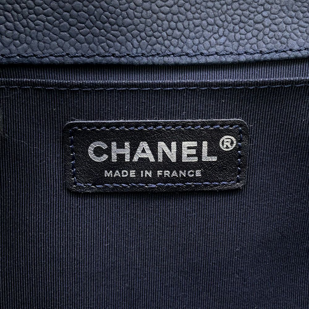 シャネル チェーンショルダーバッグ ボーイシャネル キャビアスキン A67086 CHANEL バッグ