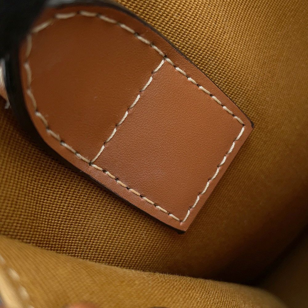 セリーヌ ハンドバッグ トリオンフ ミニ バーティカル カバ 194372 CELINE 2way ブラウン