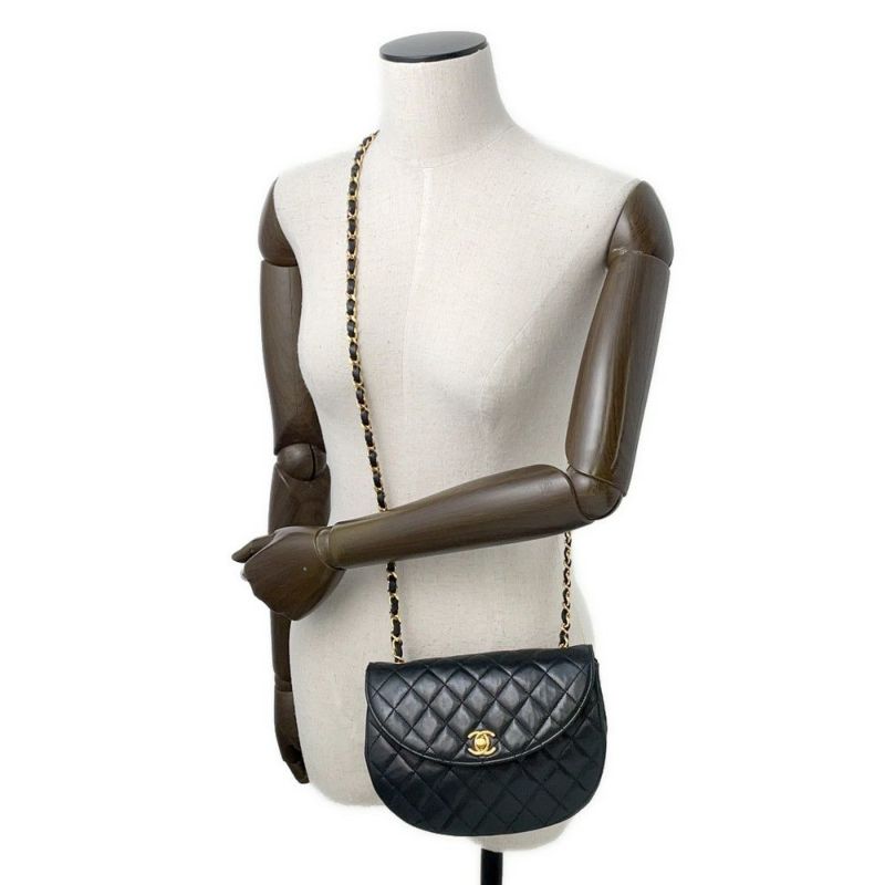 シャネル マトラッセ ハーフムーン チェーンショルダーバッグ ココマーク ラムスキン CHANEL バッグ 黒