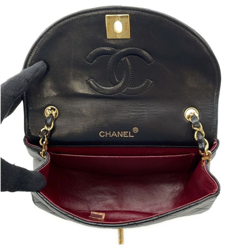 シャネル マトラッセ ハーフムーン チェーンショルダーバッグ ココマーク ラムスキン CHANEL バッグ 黒