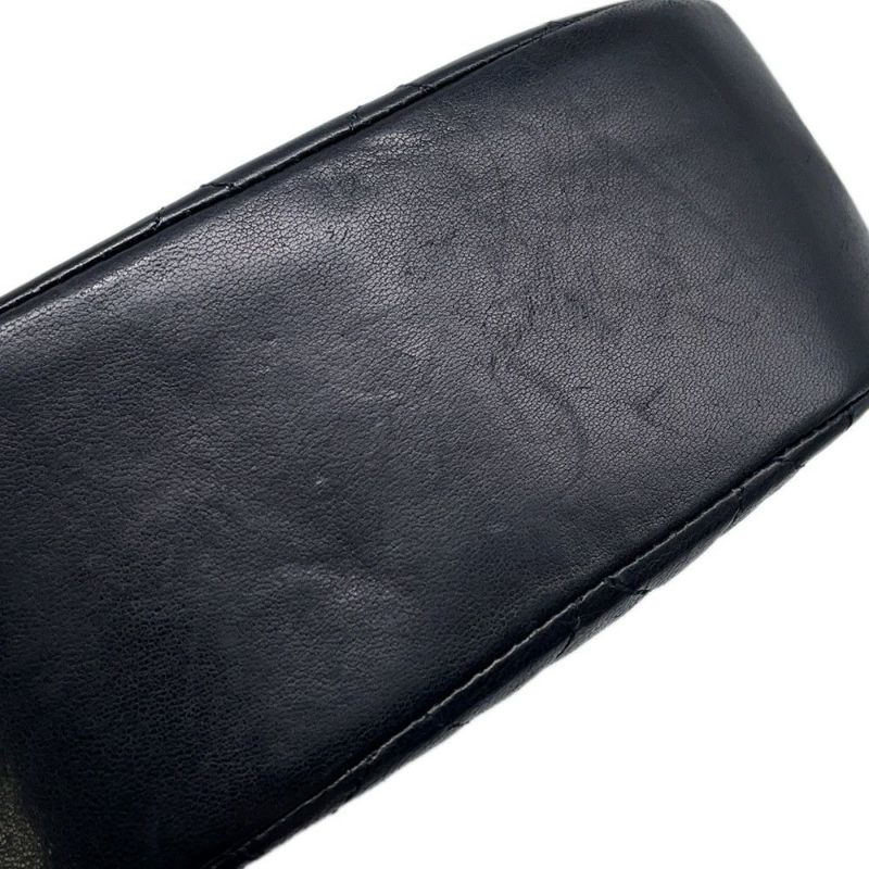 シャネル マトラッセ ハーフムーン チェーンショルダーバッグ ココマーク ラムスキン CHANEL バッグ 黒