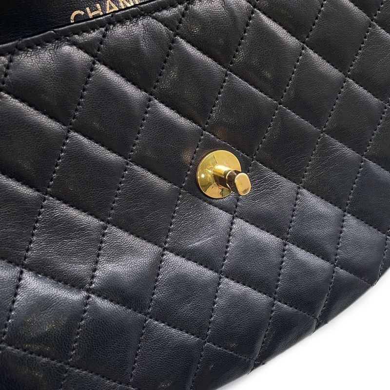 シャネル マトラッセ ハーフムーン チェーンショルダーバッグ ココマーク ラムスキン CHANEL バッグ 黒