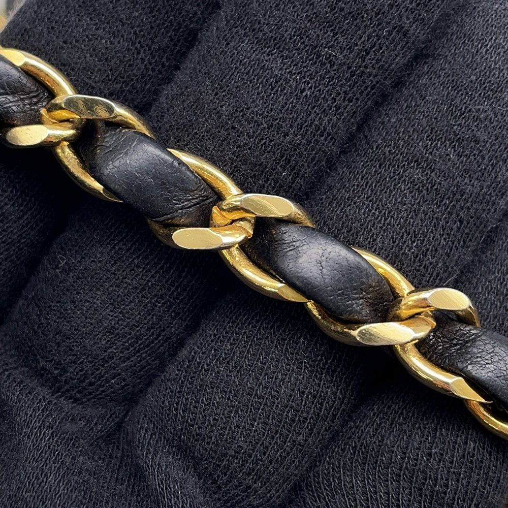 シャネル マトラッセ ハーフムーン チェーンショルダーバッグ ココマーク ラムスキン CHANEL バッグ 黒