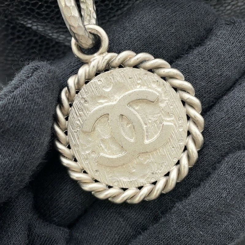 シャネル トートバッグ 復刻トート マトラッセ ココマーク キャビアスキン A01804 CHANEL 黒