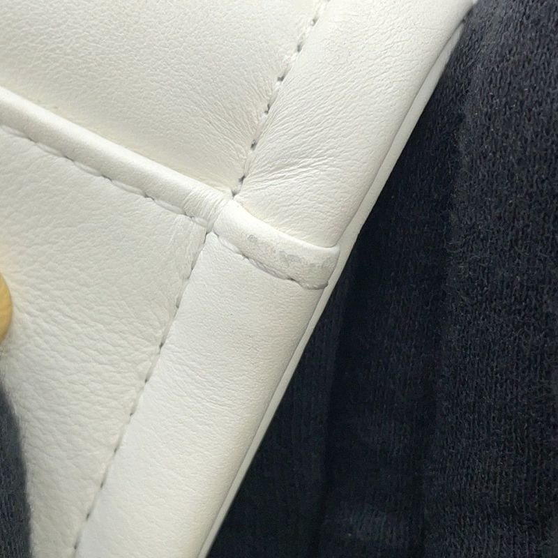 シャネル チェーントートバッグ ドーヴィル ショッピングバッグ レザー AS3351 CHANEL 白 2way