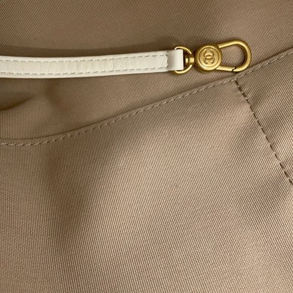 シャネル チェーントートバッグ ドーヴィル ショッピングバッグ レザー AS3351 CHANEL 白 2way