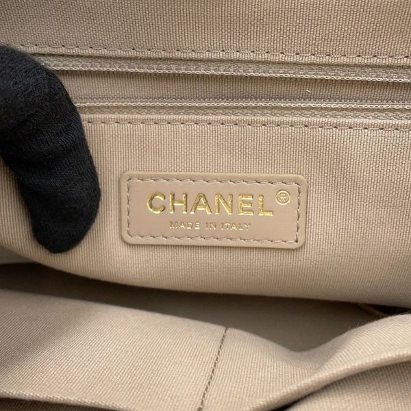 シャネル チェーントートバッグ ドーヴィル ショッピングバッグ レザー AS3351 CHANEL 白 2way