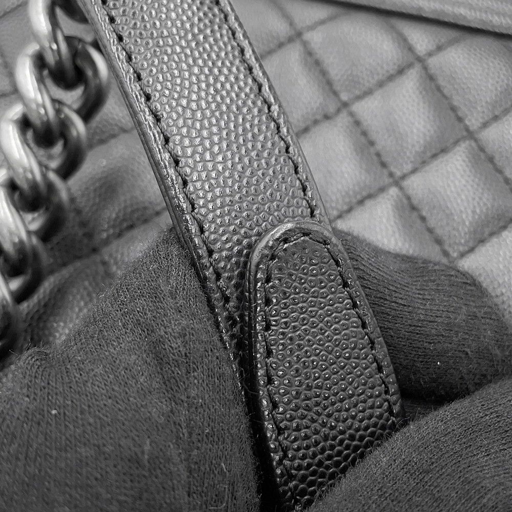 シャネル チェーンショルダーバッグ ボーイシャネル ラージ マトラッセ ココマーク A92193 CHANEL 黒