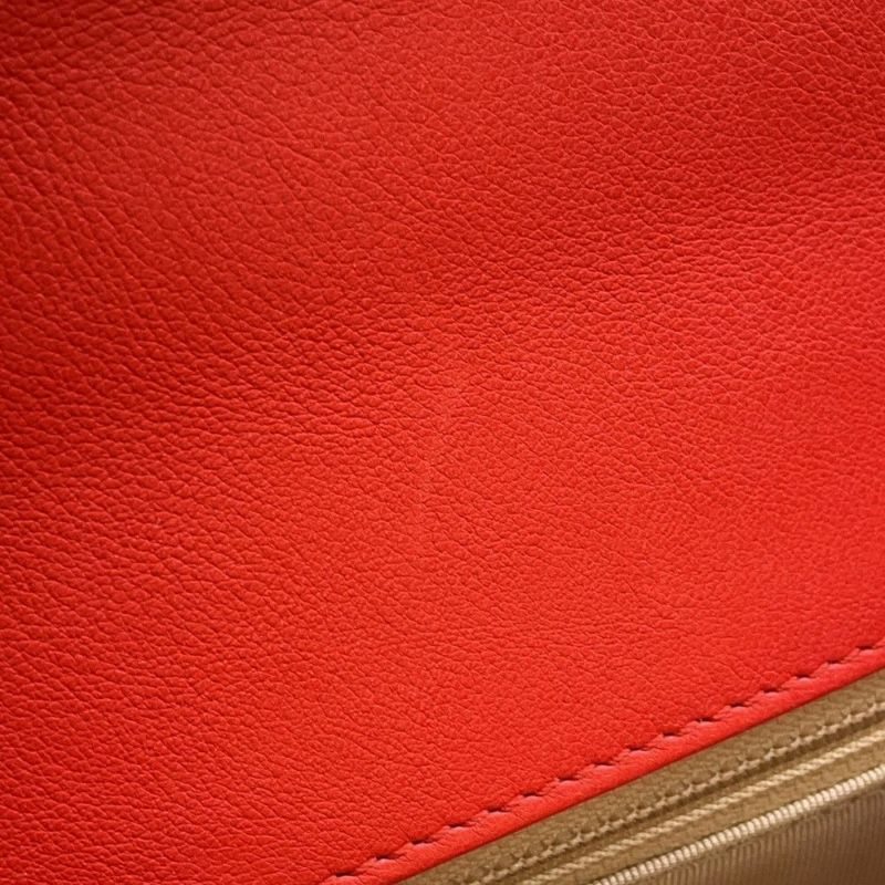 シャネル チェーンショルダーバッグ クリックラベル マトラッセ レザー A93701 CHANEL バッグ