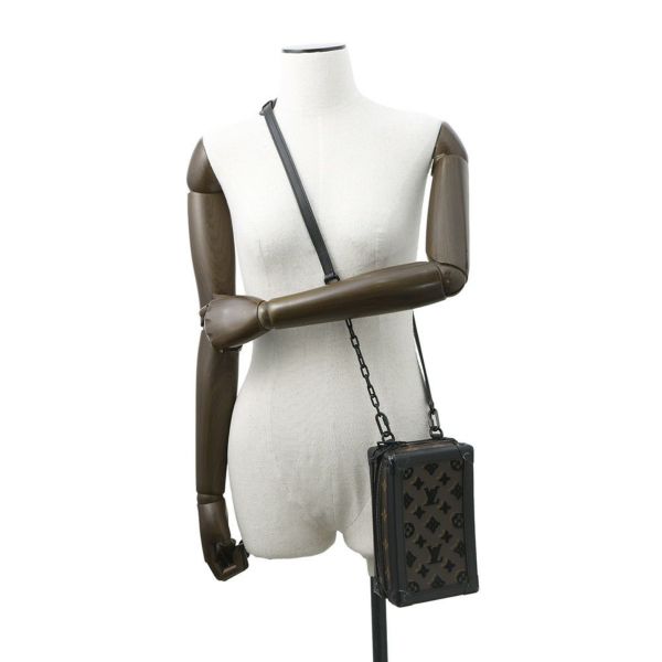 ルイヴィトン ショルダーバッグ モノグラム・タフタージュ ヴァーティカル・ソフトトランク M45044 バッグ 黒 ブラック