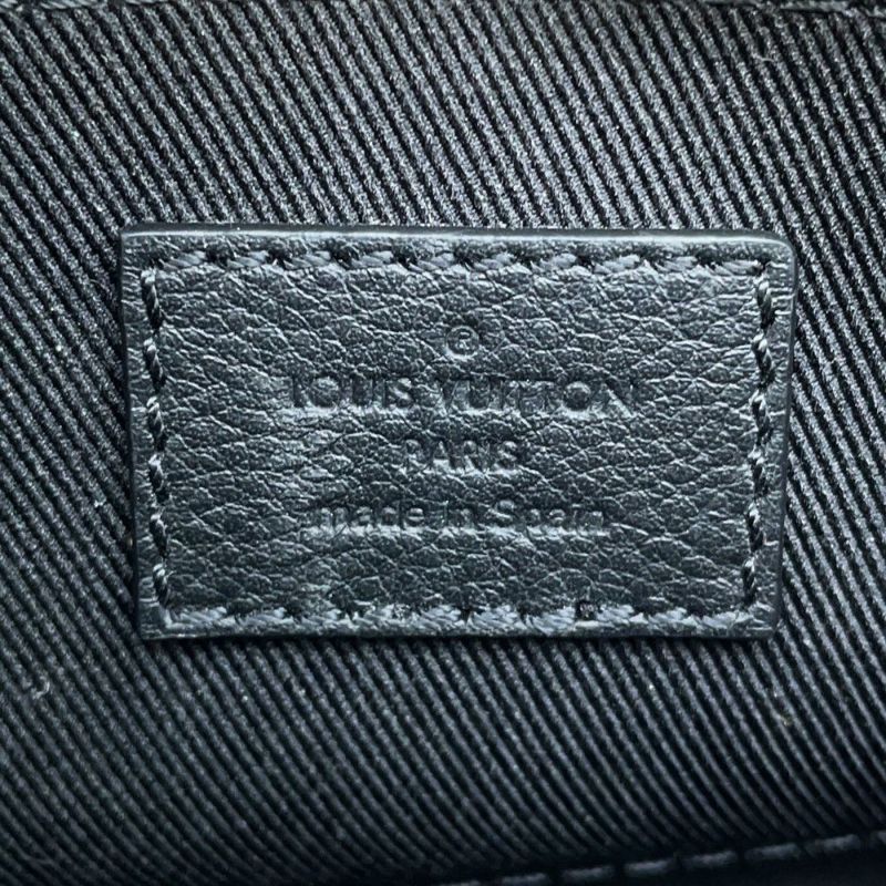 ルイヴィトン ショルダーバッグ モノグラム・シャドウ パルス・ウェアラブル ウォレット M12636 LOUIS VUITTON 黒 ブラック