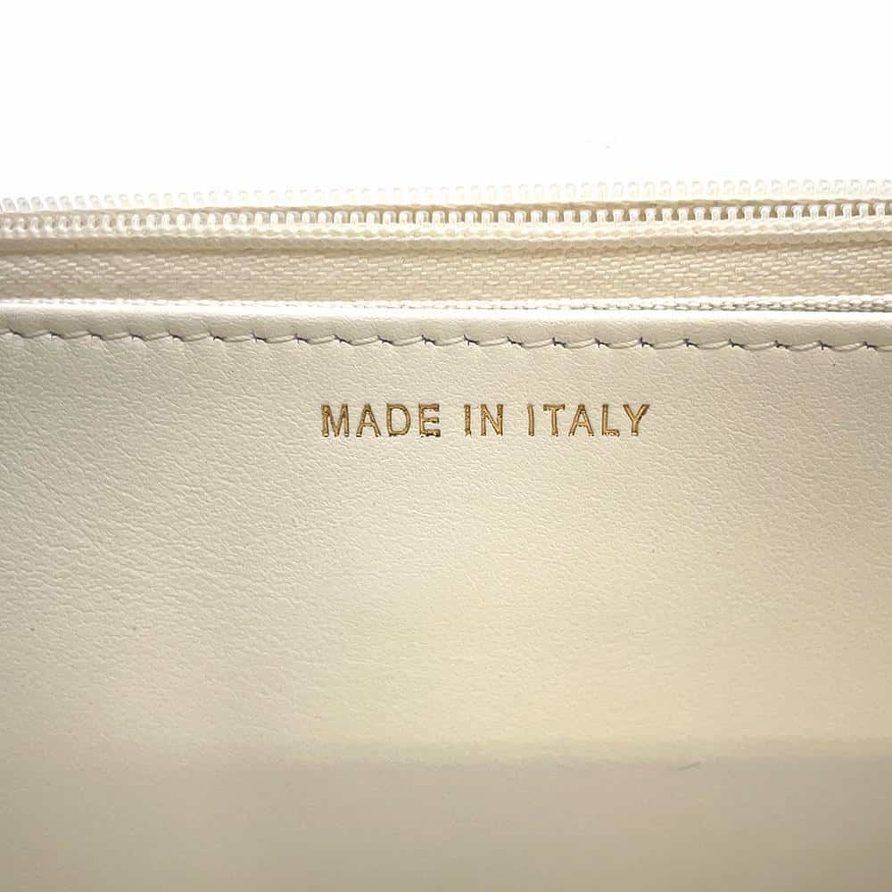 シャネル チェーンウォレット ココマーク マトラッセ キャビアスキン コインモチーフ AP3113 CHANEL 財布 白