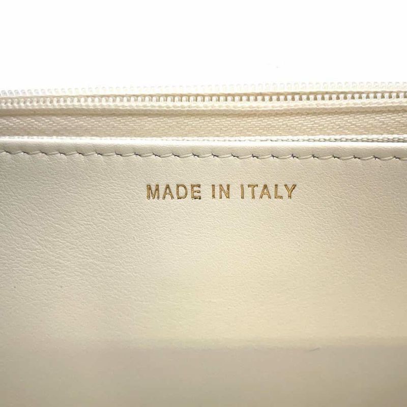 シャネル チェーンウォレット ココマーク マトラッセ キャビアスキン コインモチーフ AP3113 CHANEL 財布 白