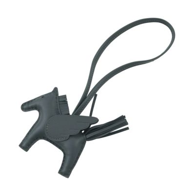 エルメス バッグチャーム ロデオPM ペガサス エトゥープ ラムスキン K