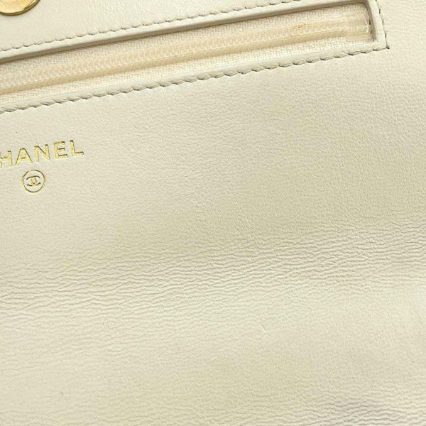 シャネル チェーンウォレット シャネル19 ココマーク マトラッセ ラムスキン AP0957 CHANEL 財布 白