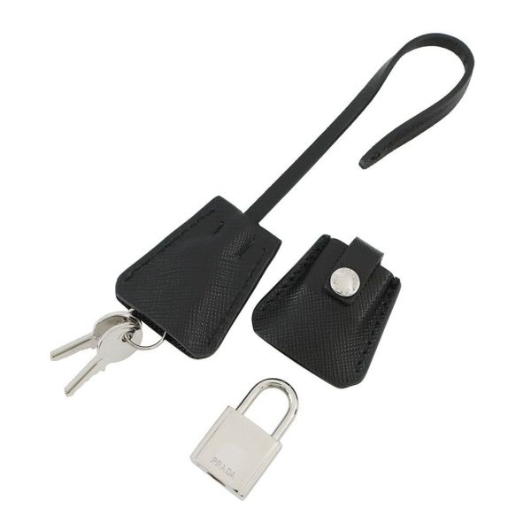 プラダ チェーンショルダーバッグ トライアングルロゴ キルティング ナイロン 1BB903 PRADA 黒