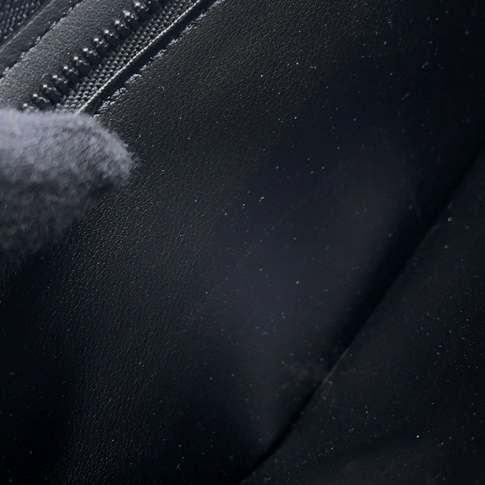 ルイヴィトン 長財布 モノグラム トリヨンレザー ジッピーウォレット・ヴェルティカル M69047 LOUIS VUITTON  財布 メンズ 黒