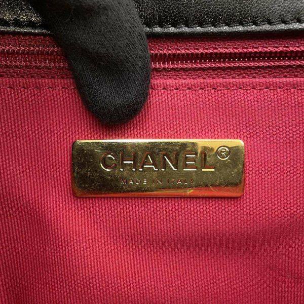 シャネル チェーンショルダーバッグ CHANEL19 マトラッセ ココマーク フラップ ラムスキン AS1160 黒