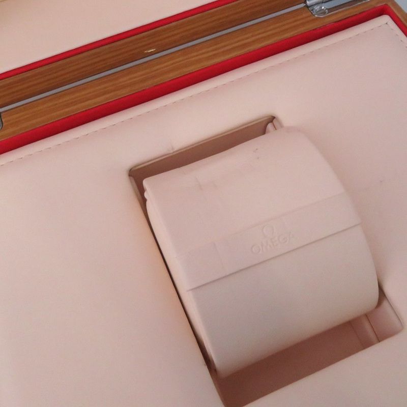 オメガ シーマスター プラネットオーシャン 215.30.40.20.01.001 OMEGA 腕時計 黒文字盤