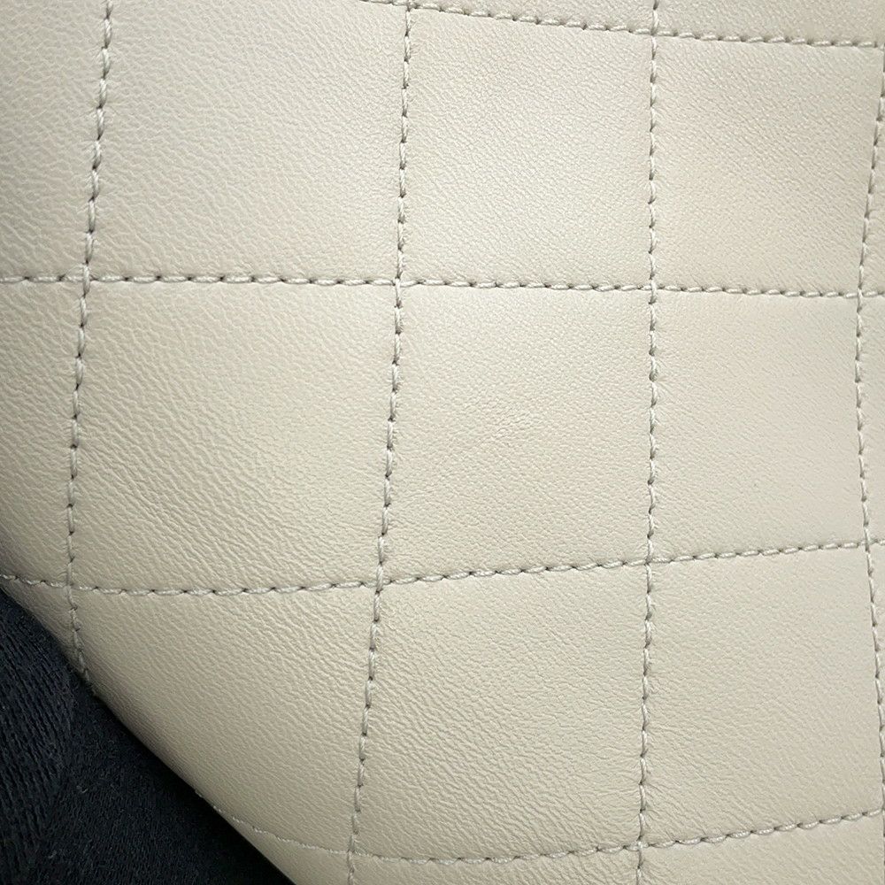 シャネル チェーンショルダーバッグ マトラッセ ココマーク カーフレザー AS2318 CHANEL