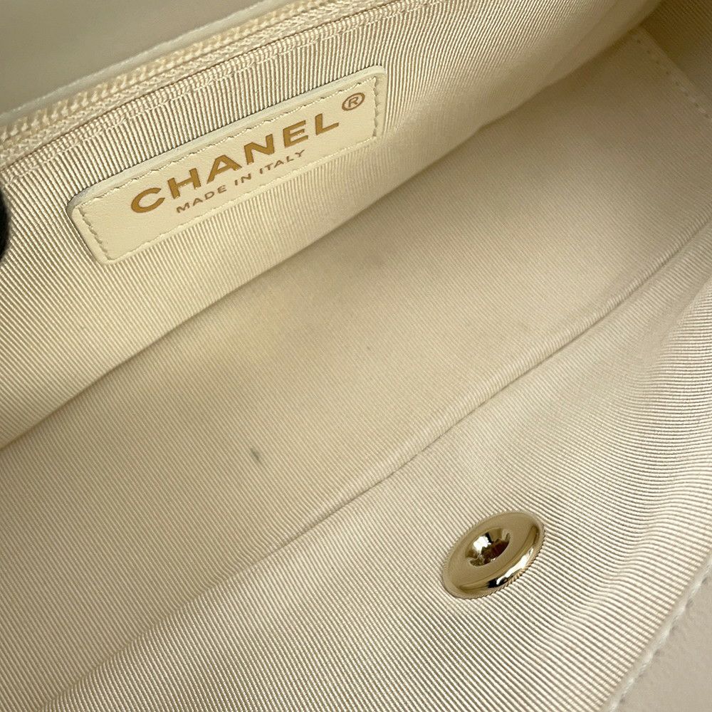 シャネル チェーンショルダーバッグ マトラッセ ココマーク カーフレザー AS2318 CHANEL