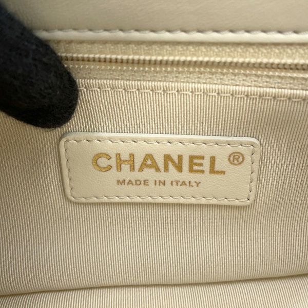 シャネル チェーンショルダーバッグ マトラッセ ココマーク カーフレザー AS2318 CHANEL