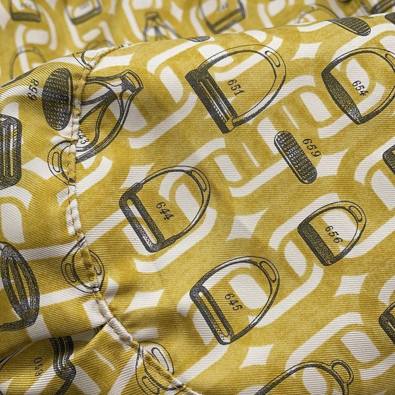 エルメス 替えバッグ ミュザルディーヌ バックルの工房 マルチカラー/シルバー金具 シルク HERMES 巾着