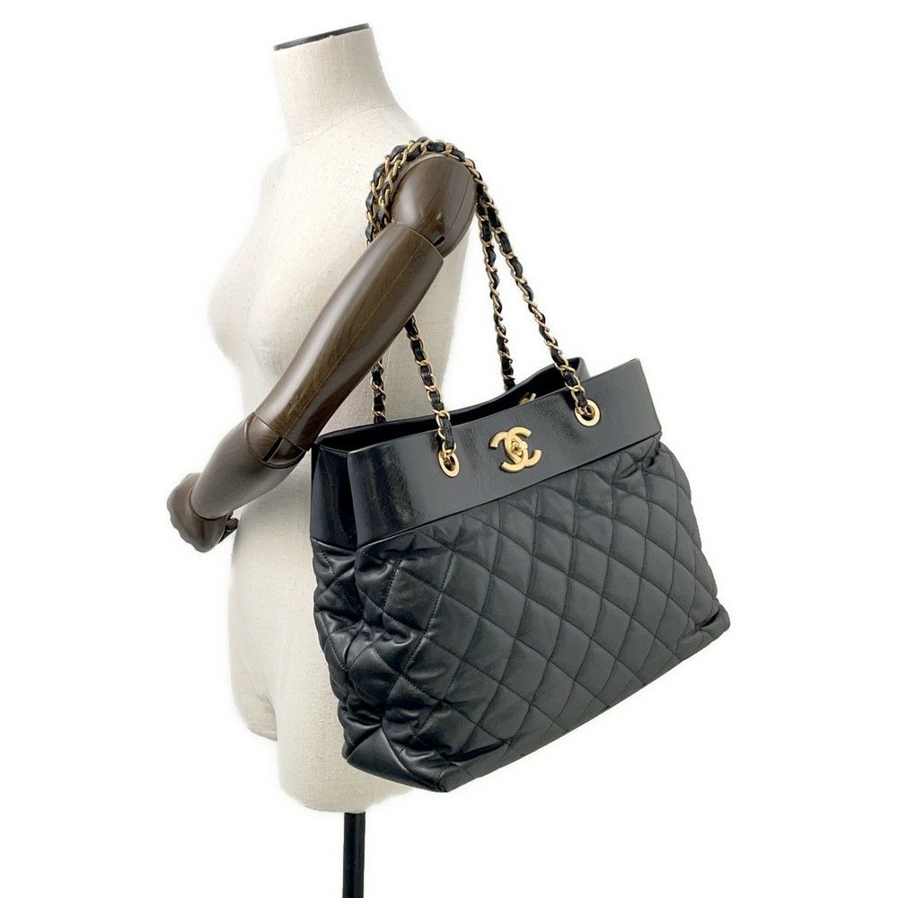 シャネル チェーントートバッグ マトラッセ ココマークターンロック レザー CHANEL 黒