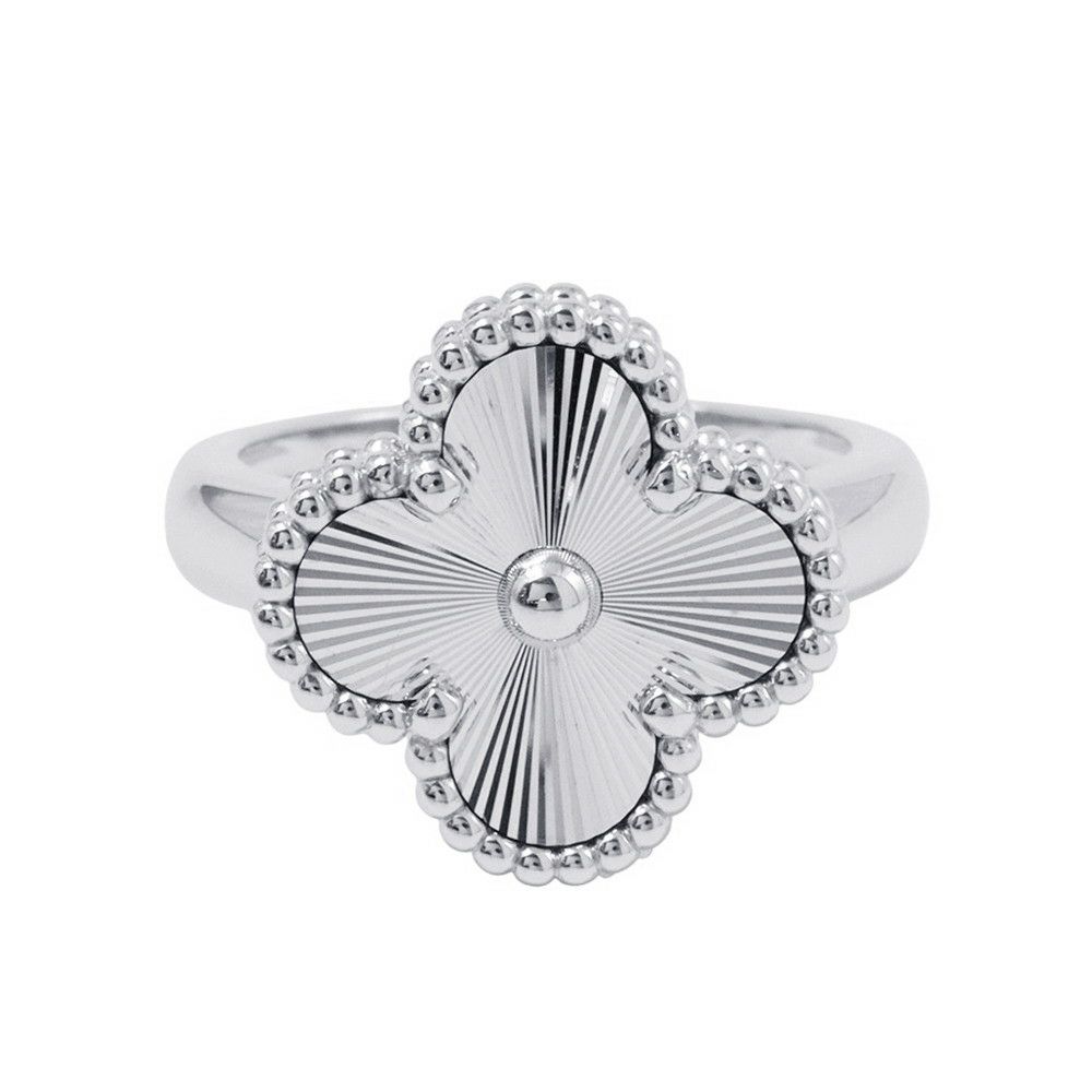 ヴァンクリーフ&アーペル リング ヴィンテージ アルハンブラ リング ギヨシェ K18WG リングサイズ49 VCARP9XI49