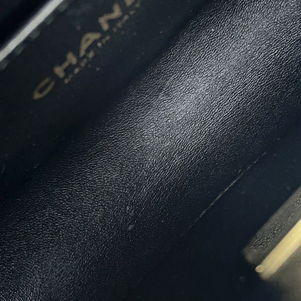 シャネル チェーンショルダーバッグ ボーイシャネル スモール マトラッセ ココマーク A67085 BOY CHANEL 黒