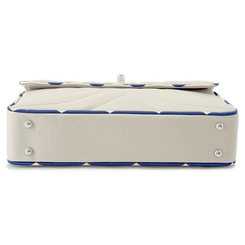 シャネル チェーンショルダーバッグ ココマーク ラムスキン シルク カメリアチャーム付き CHANEL バッグ