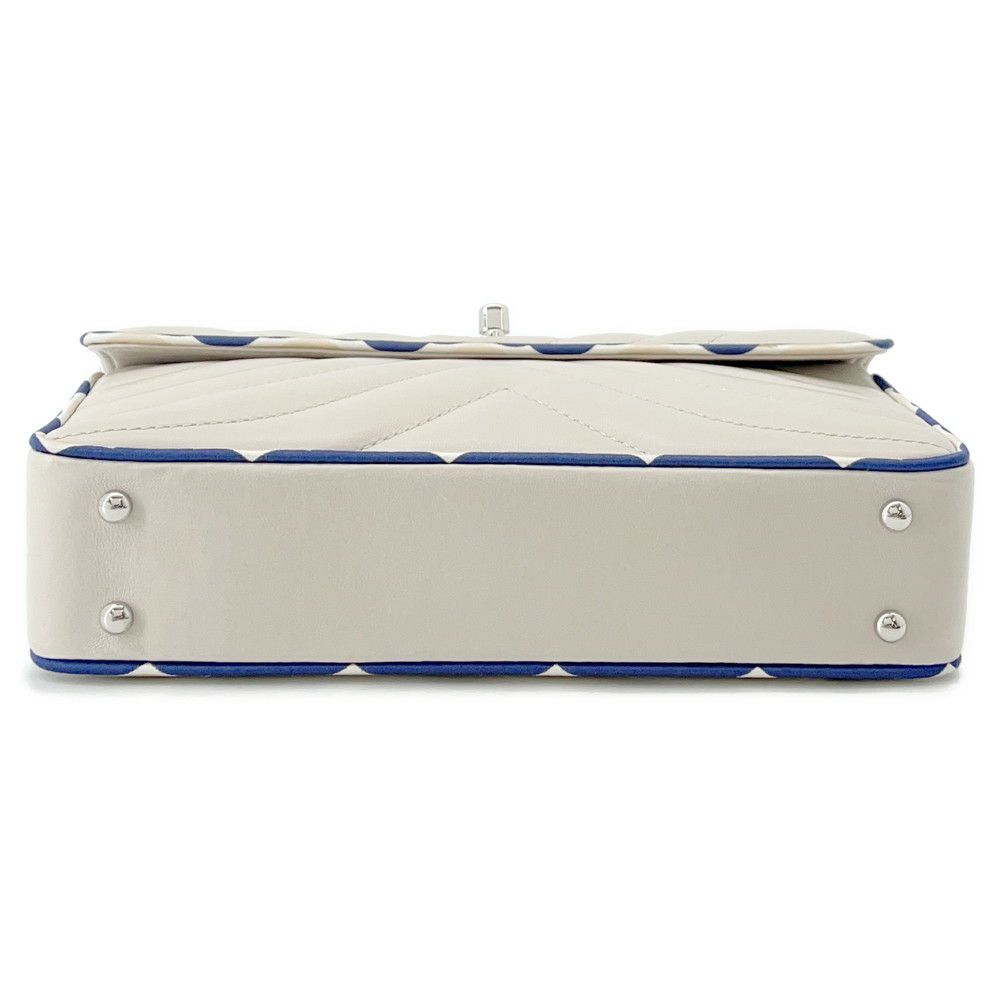 シャネル チェーンショルダーバッグ ココマーク ラムスキン シルク カメリアチャーム付き CHANEL バッグ