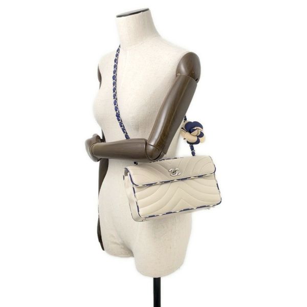 シャネル チェーンショルダーバッグ ココマーク ラムスキン シルク カメリアチャーム付き CHANEL バッグ