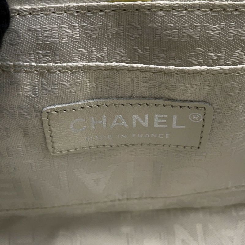 シャネル チェーンショルダーバッグ ココマーク ラムスキン シルク カメリアチャーム付き CHANEL バッグ