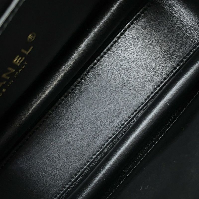 シャネル チェーンショルダーバッグ ココマーク マトラッセ ココファースト キャビアスキン AS3580 CHANEL 黒