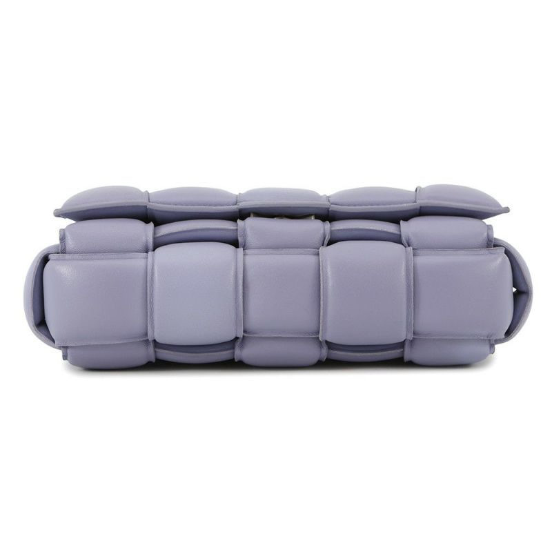 ボッテガヴェネタ ショルダーバッグ パデッド カセット マキシイントレチャート 591970 BOTTEGA VENETA