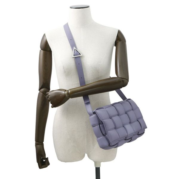 ボッテガヴェネタ ショルダーバッグ パデッド カセット マキシイントレチャート 591970 BOTTEGA VENETA