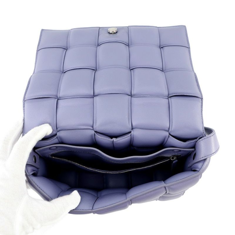 ボッテガヴェネタ ショルダーバッグ パデッド カセット マキシイントレチャート 591970 BOTTEGA VENETA