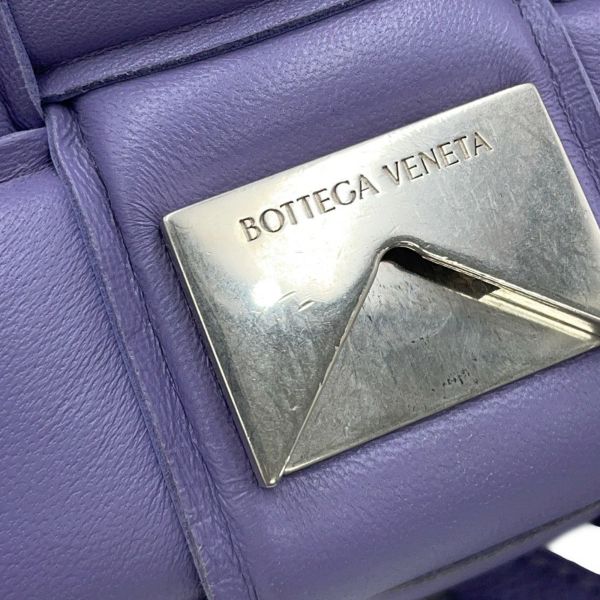 ボッテガヴェネタ ショルダーバッグ パデッド カセット マキシイントレチャート 591970 BOTTEGA VENETA