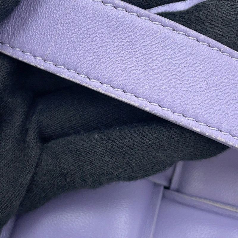 ボッテガヴェネタ ショルダーバッグ パデッド カセット マキシイントレチャート 591970 BOTTEGA VENETA