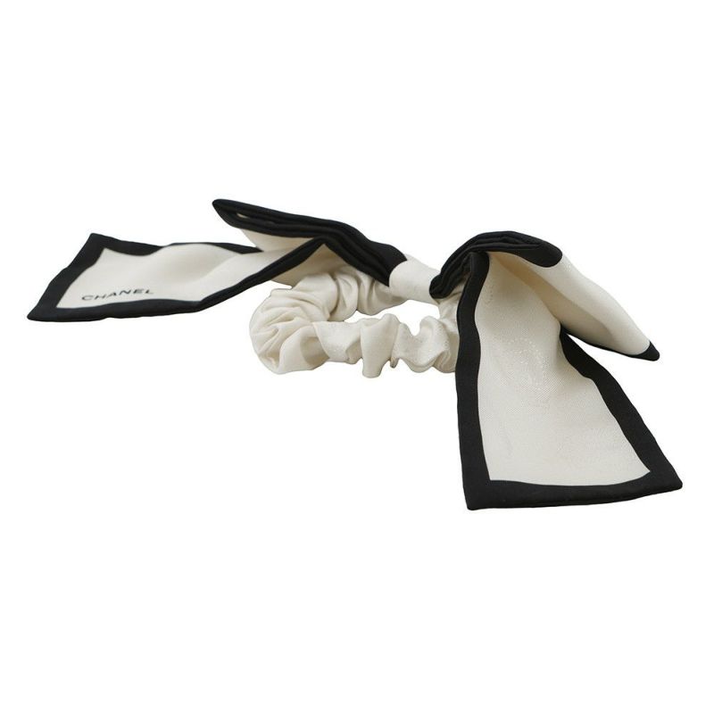 シャネル シュシュ リボン ロゴ シルク AA7530 CHANEL ヘアアクセサリー 白