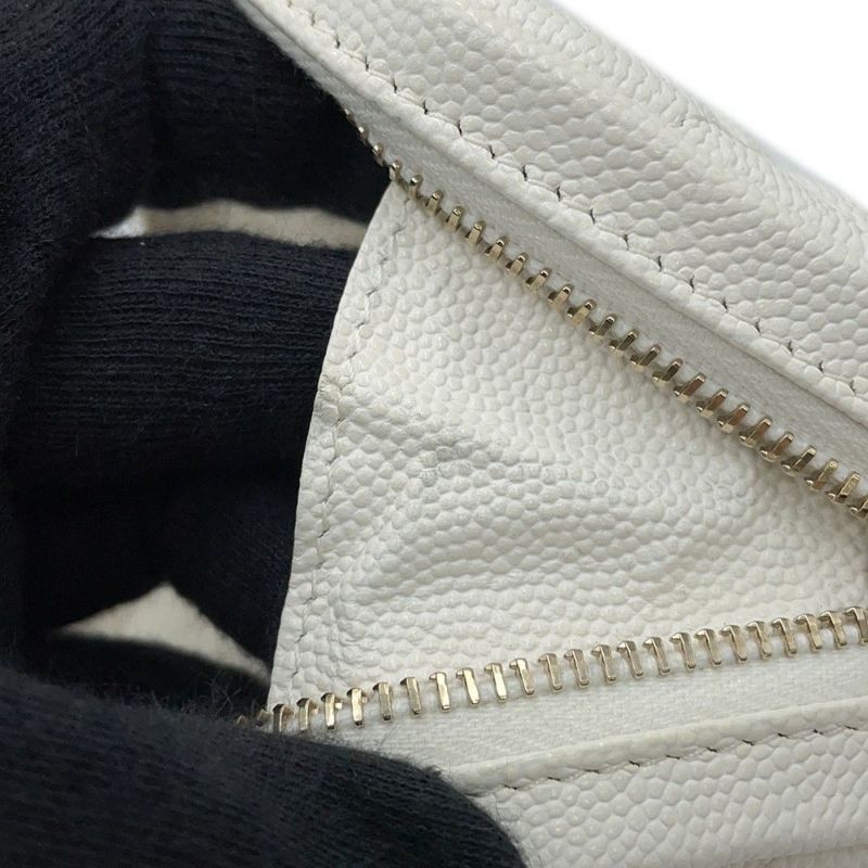 シャネル ポーチ ココマーク マトラッセ コスメポーチ A80909 CHANEL 小物入れ 化粧ポーチ 白